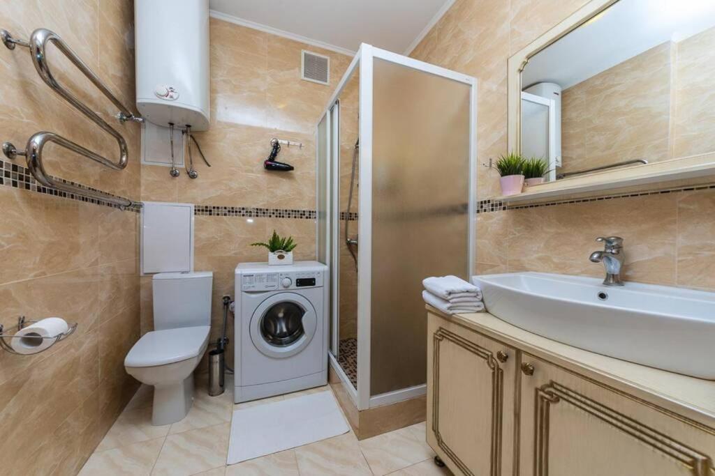 Apartments With Crazy Panoramic View Of The Dniepr Kyiv Exterior photo