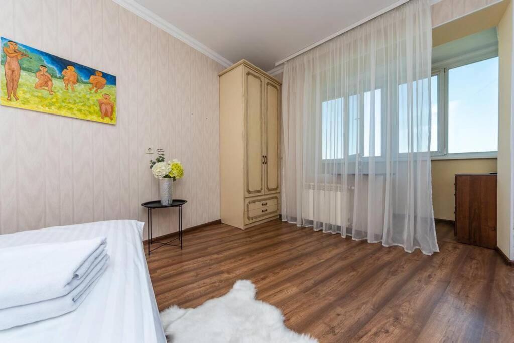 Apartments With Crazy Panoramic View Of The Dniepr Kyiv Exterior photo