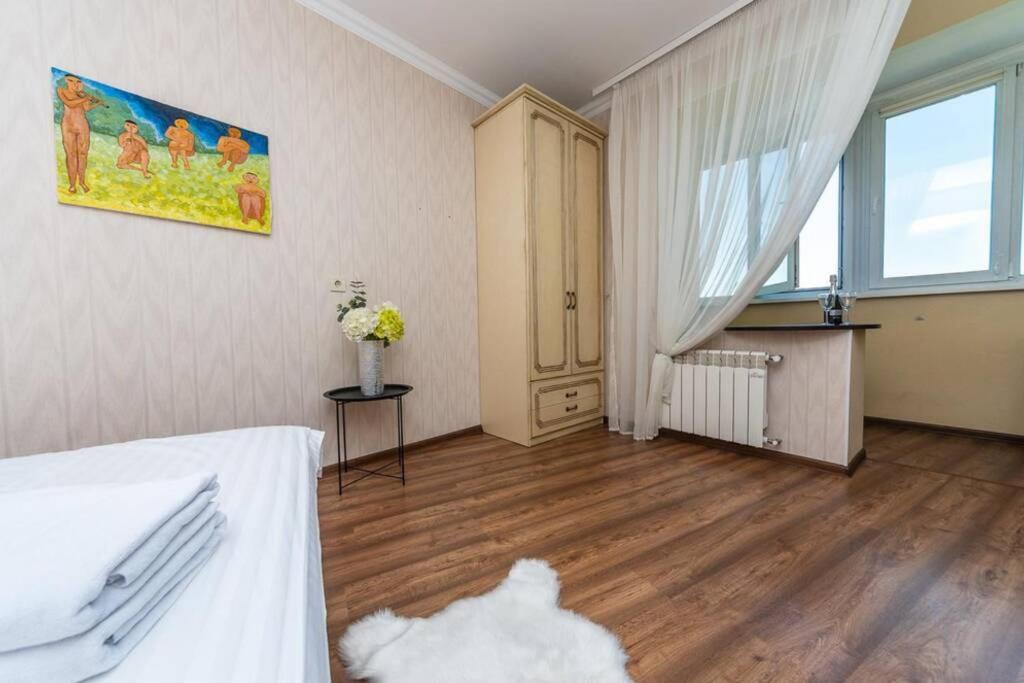Apartments With Crazy Panoramic View Of The Dniepr Kyiv Exterior photo